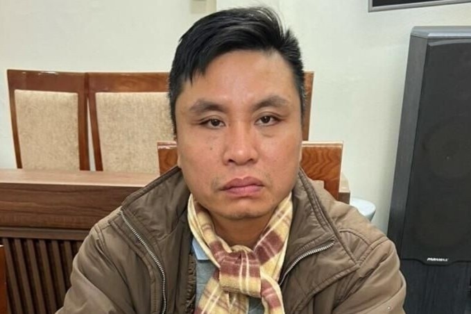Lao oto vao nhom suoi am ben duong, tai xe bi khoi to toi giet nguoi hinh anh