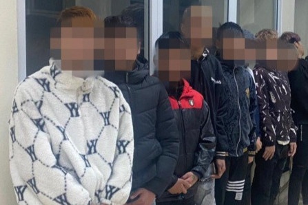 Nam thanh nien noi mau yeng hung va cai gia phai tra hinh anh