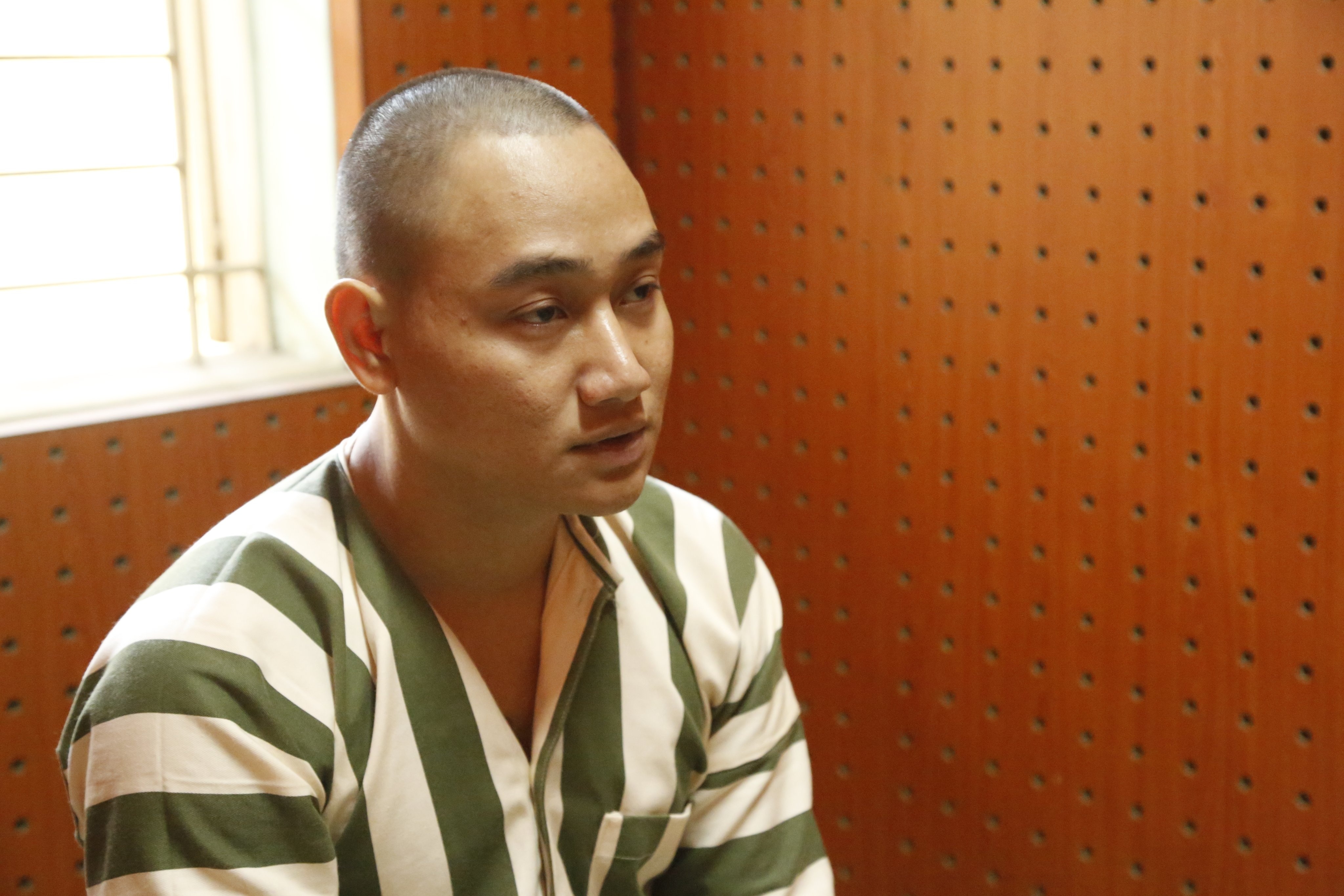 Hai thanh nien cuop giat tai san sa luoi hinh anh