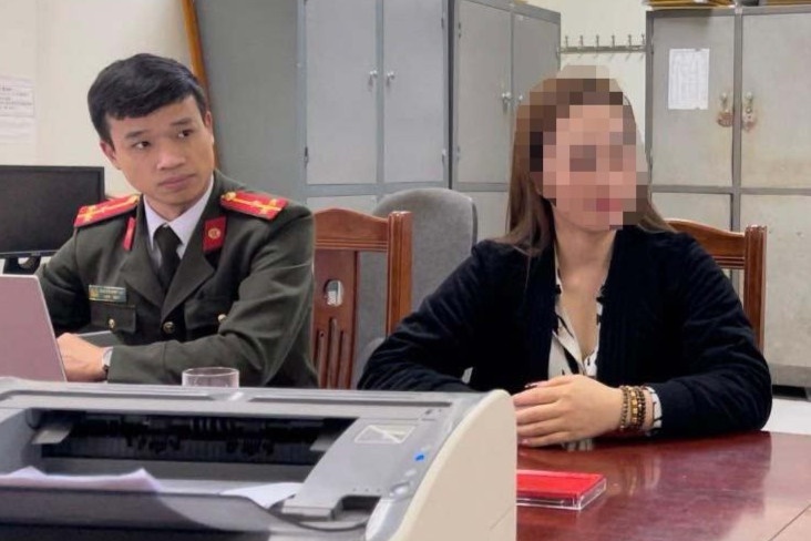 Xu phat co dong 'dung nhan, sai cai', buoc go bo thong tin hinh anh