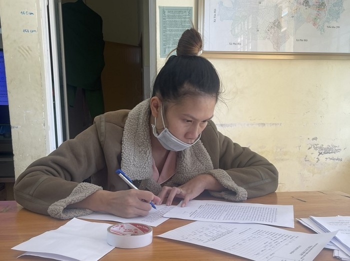 Nhieu nguoi sap bay vi mua hoa Da Lat qua mang hinh anh