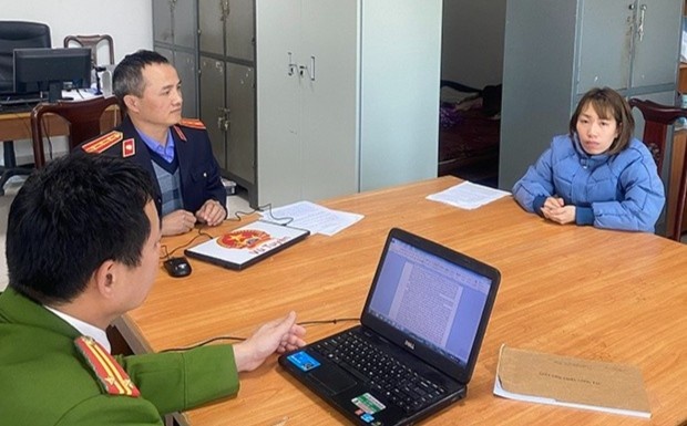Cho con gai uong thuoc ngu roi goi nguoi tinh den xam hai hinh anh