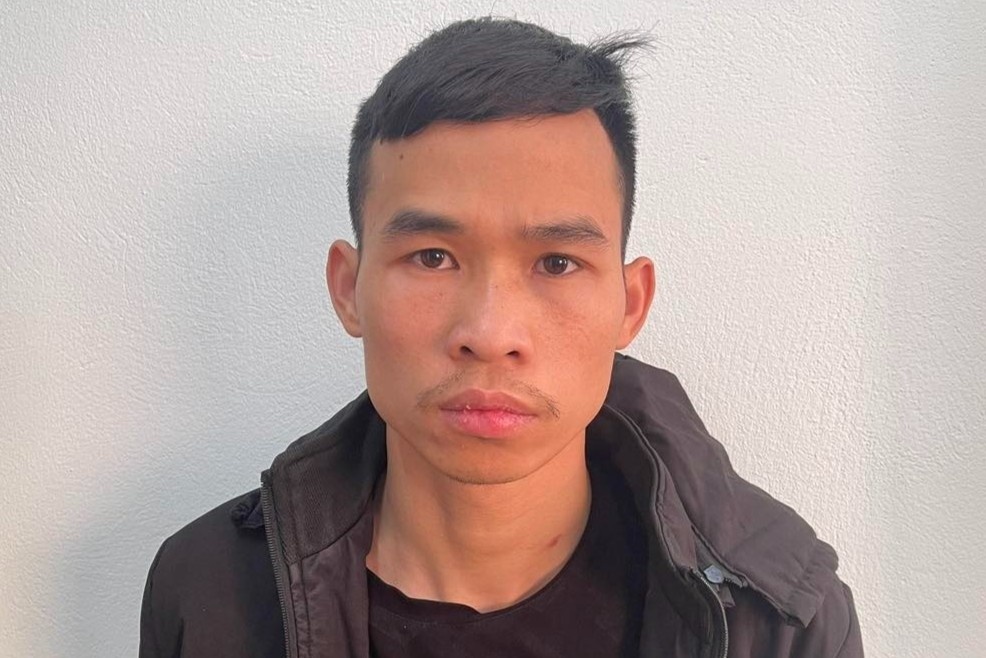 Dot nhap Dien May Xanh trom hang loat dien thoai, dong ho hinh anh