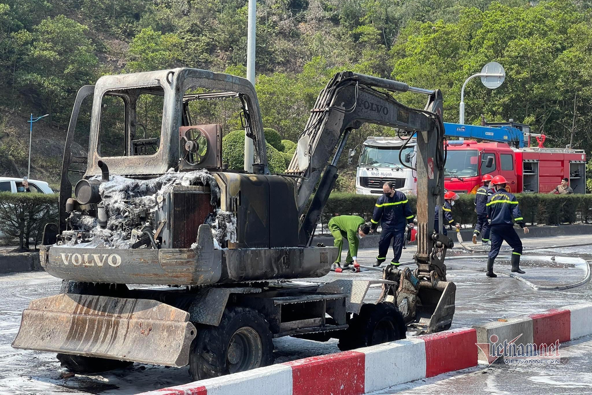 To truong boc vac dot 4 may xuc vi so het viec lam hinh anh