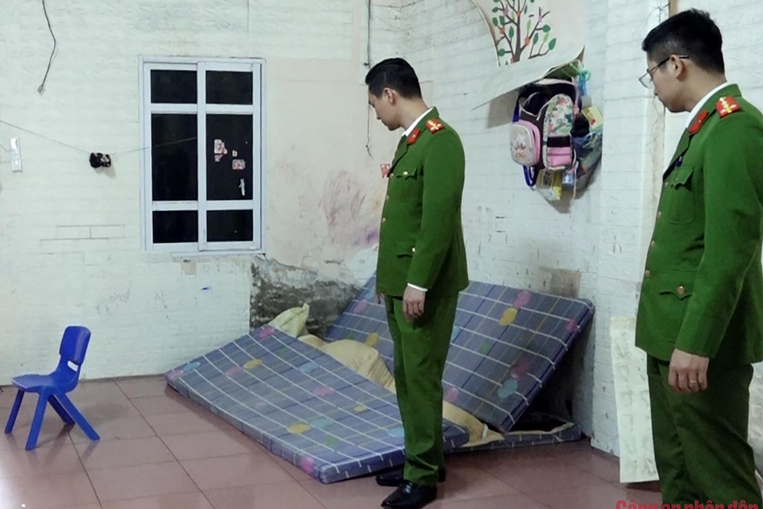 Me be trai bi bao hanh: 'Toi chi biet het len roi dua con di cap cuu' hinh anh