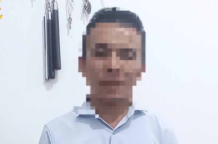 Rai anh khoa than cua ban gai vi mau thuan tinh cam hinh anh