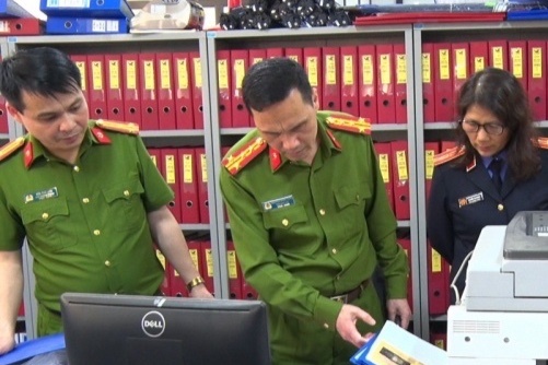 Bat tam giam giam doc cong ty dang kiem o Lang Son hinh anh