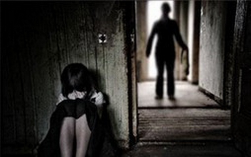 Khoi to chong cua giao vien vi hanh vi dam o voi nu sinh hinh anh