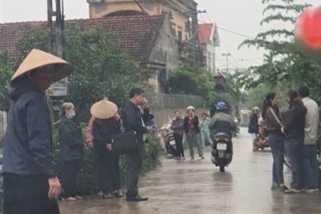 Bat tam giam chau sat hai ong ngoai hinh anh
