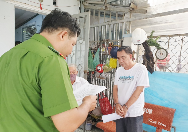 Cuu can bo Ban Quan ly cac khu cong nghiep Hau Giang lua dao 7,6 ty hinh anh