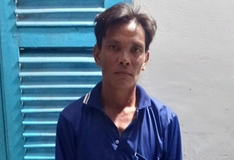 Mau thuan vi chiec xe may moi, cha dam con tu vong hinh anh