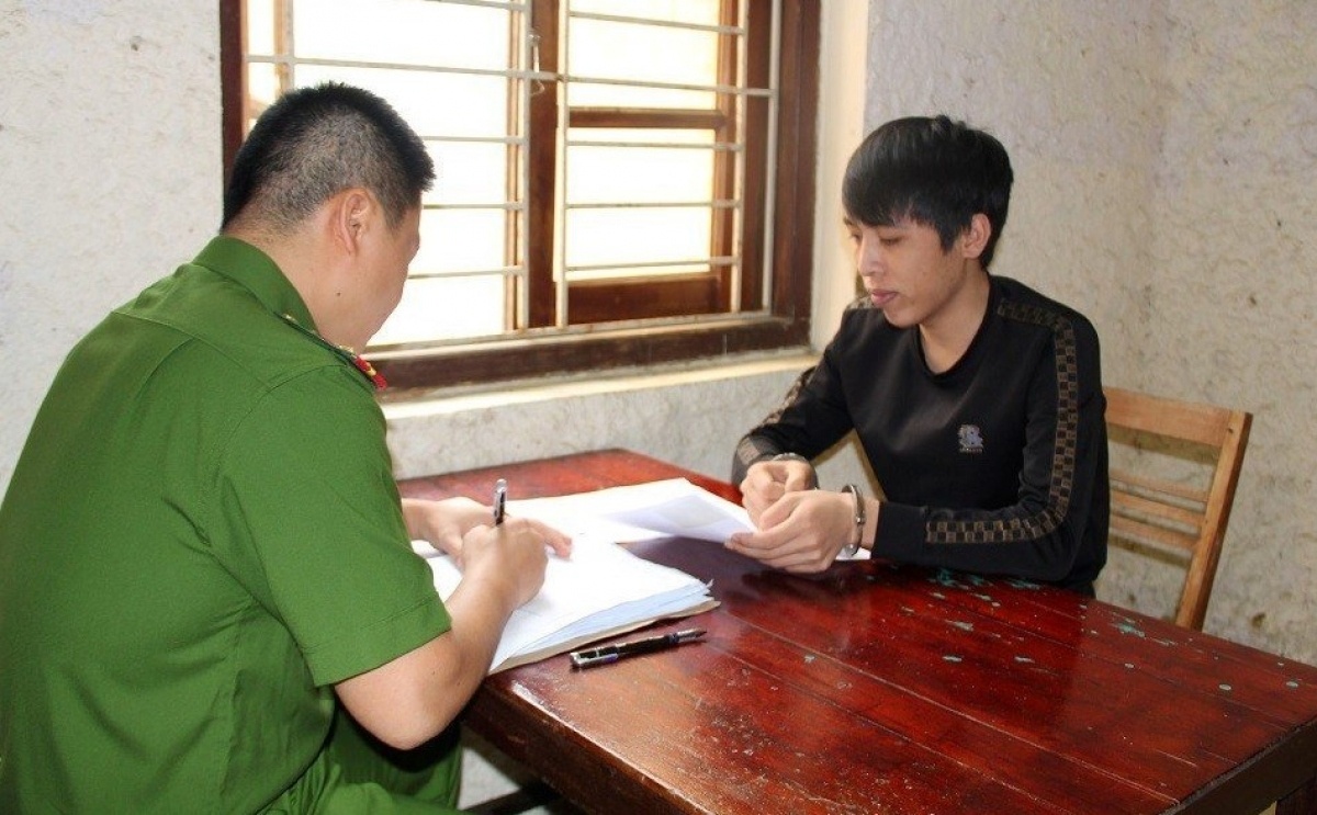 Len mang rao ban ve may bay gia re, lua dao chiem doat hang tram trieu hinh anh