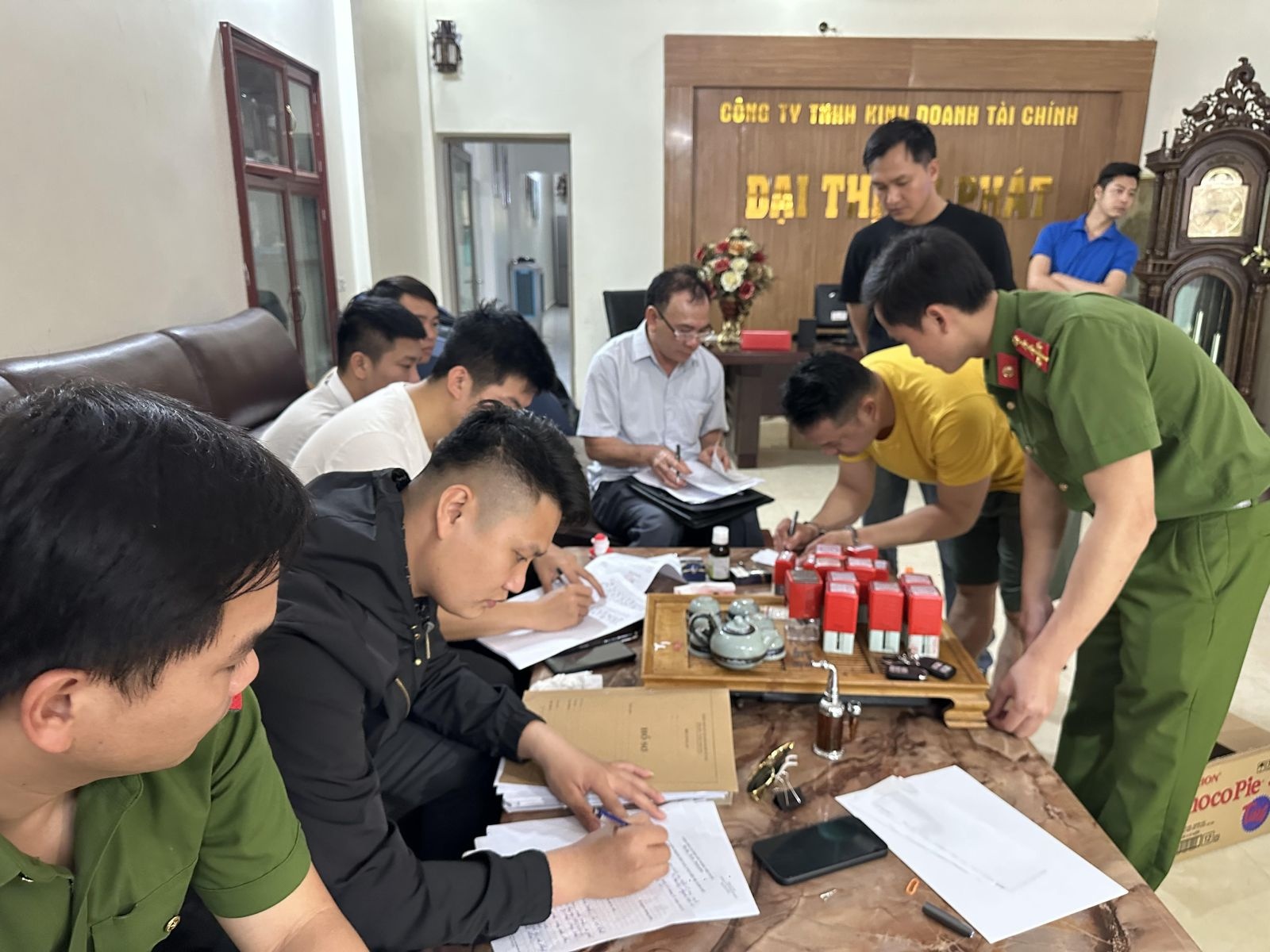 Vay no Dai Thinh Phat anh 1