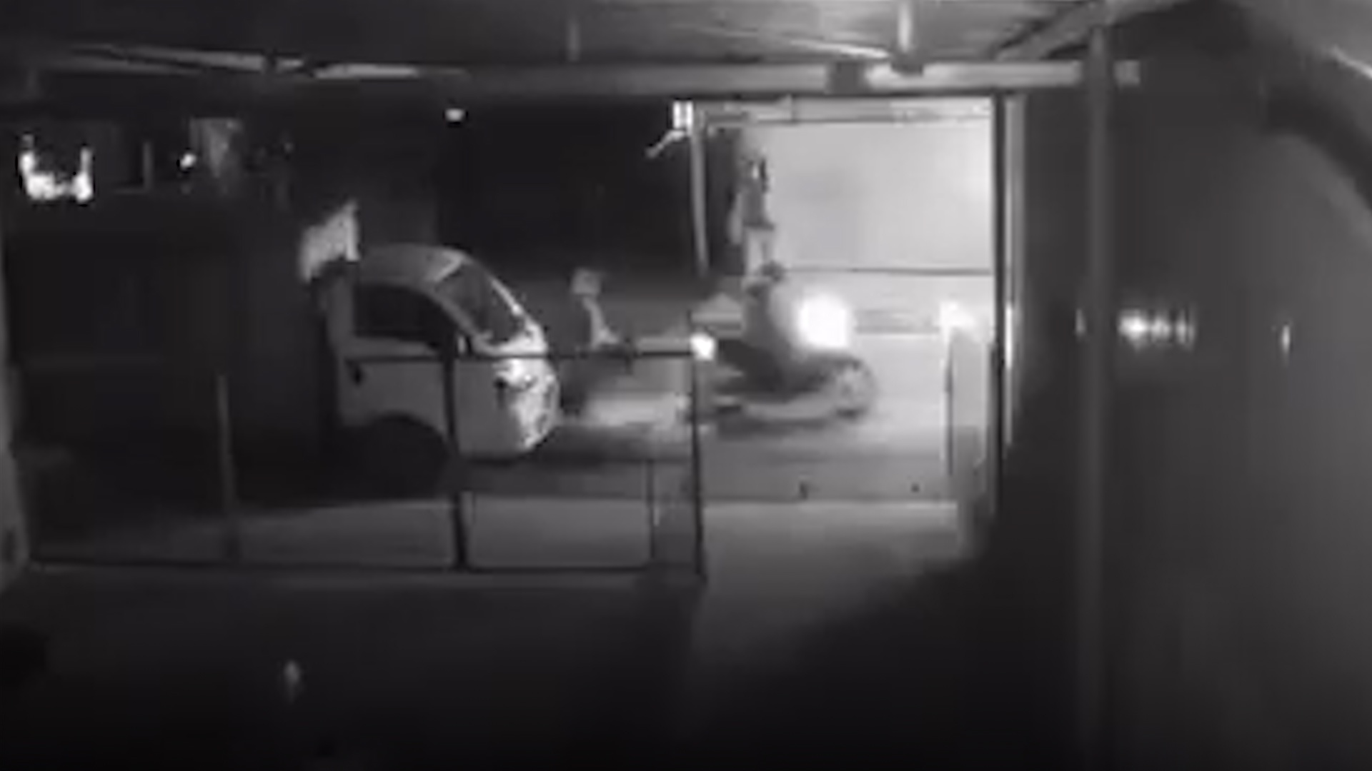 Camera ghi canh nguoi phu nu bi giat tui xach hinh anh