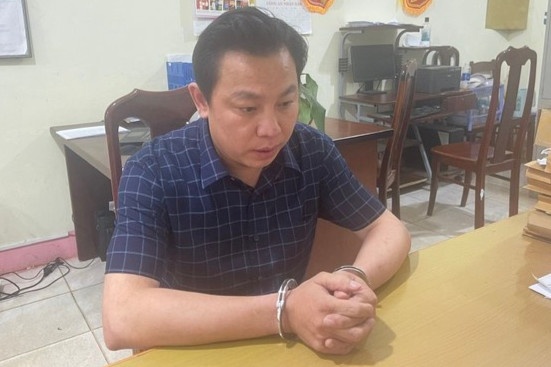 Bat giu nghi pham bi truy na ve hanh vi lua dao chay an hinh anh