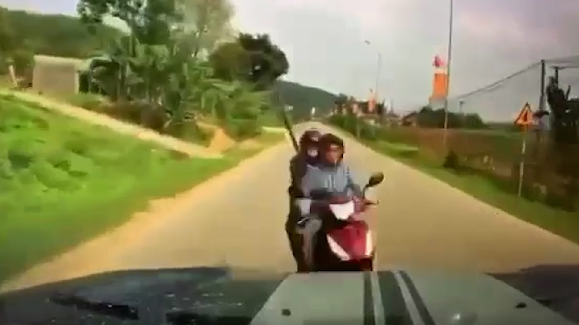 Dieu tra vu oto ban tai lan lan va cham xe may khien 2 nguoi tu vong hinh anh