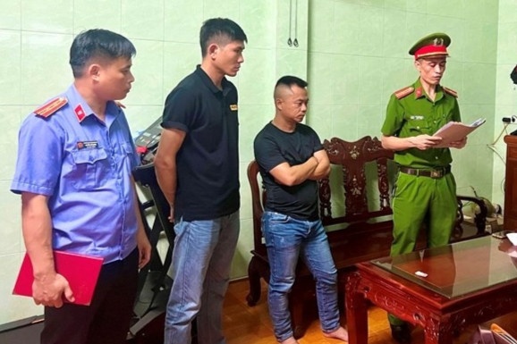 Vu to chuc su dung ma tuy tai nha nghi Red Hotel: Khoi to them bi can hinh anh