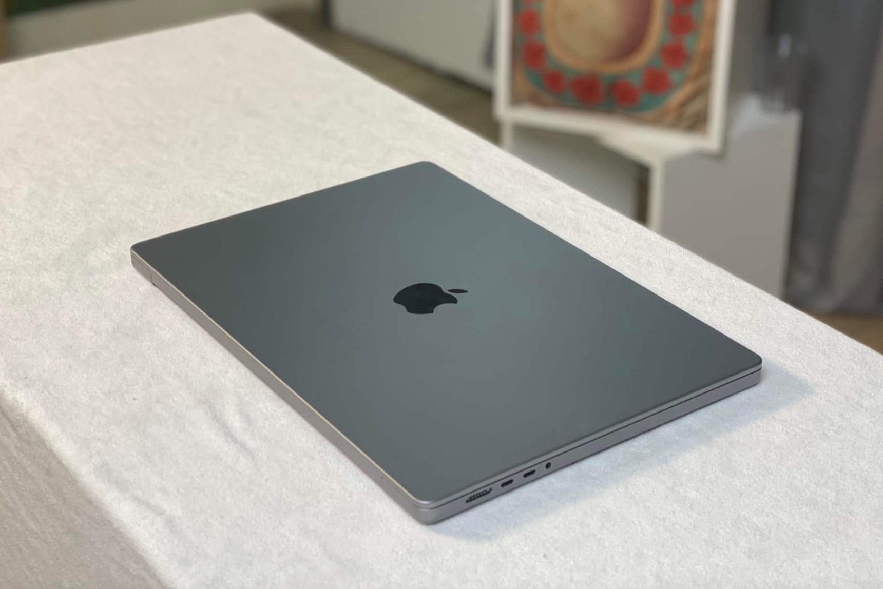 Dieu tra vu chiem doat MacBook o Ha Noi hinh anh