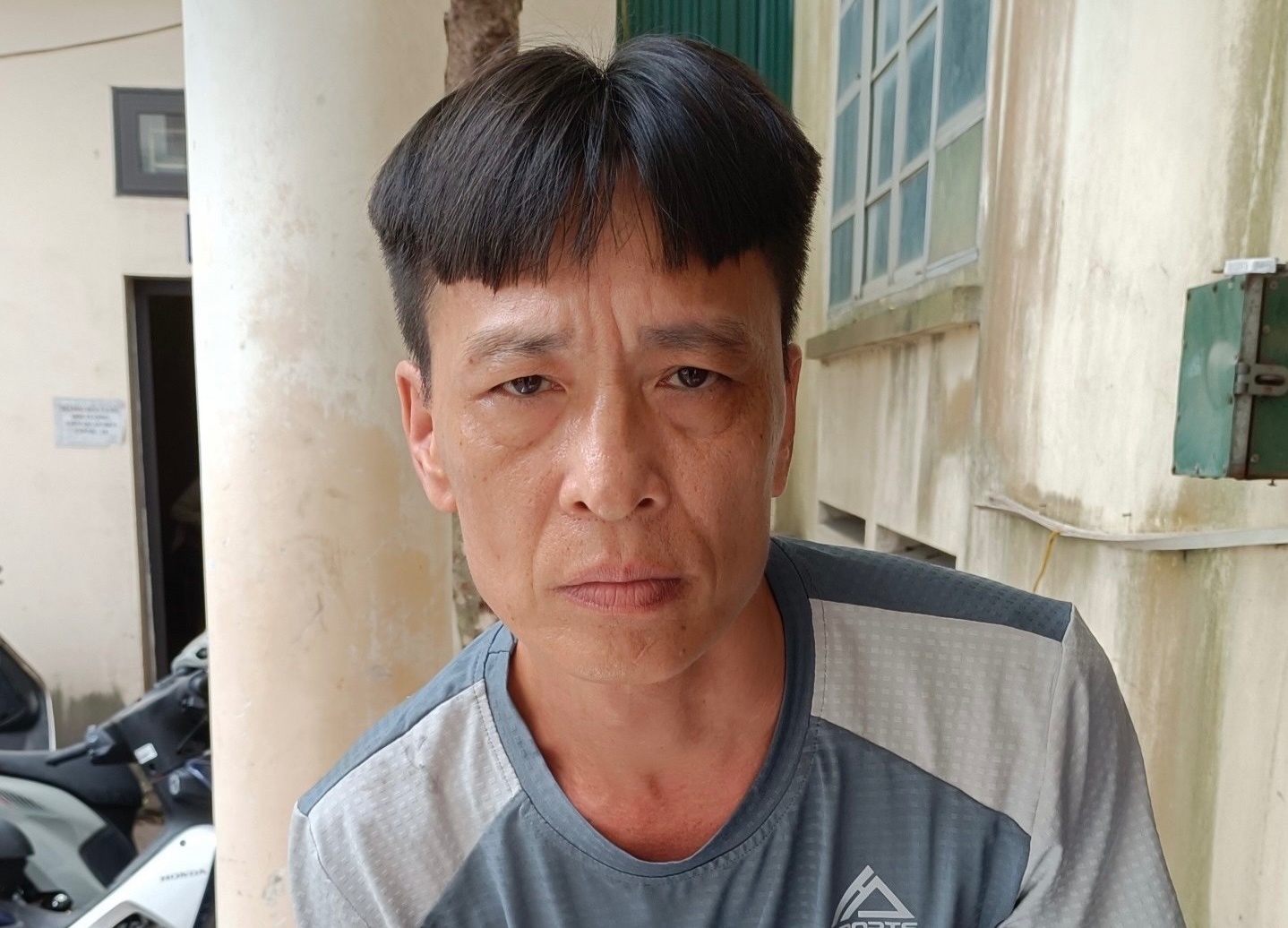 Dam me vo nhap vien vi bi duoi ra khoi nha hinh anh