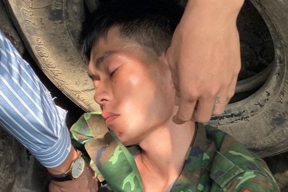 Bat tam giam nguoi dan ong dung dao dam vo tu vong hinh anh