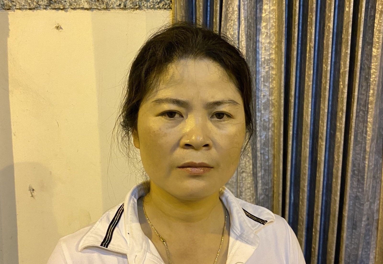 Khoi to 2 phu nu gay roi tai cong cong an tinh hinh anh