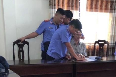 Nguyen pho chi cuc truong Thi hanh an dan su Da Lat bi de nghi truy to hinh anh