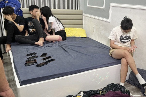 14 nam nu thue can ho mo tiec ma tuy hinh anh