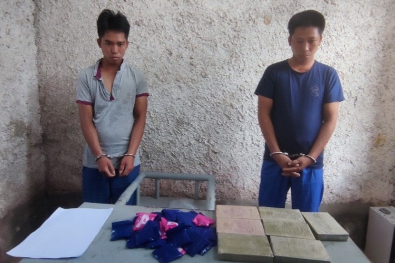 Hai anh em van chuyen 7 banh heroin xuyen quoc gia hinh anh