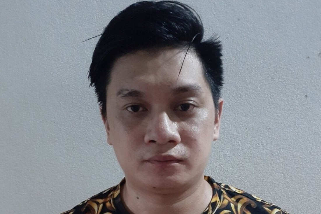 Tam giu hinh su nam thanh nien xam hai nu nhan vien quan bar hinh anh