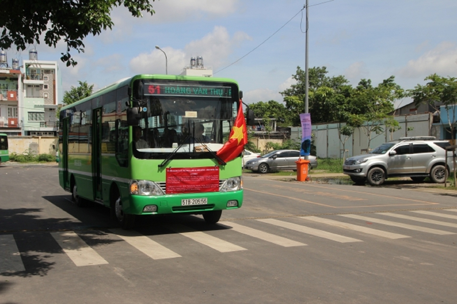 Tài xế xe bus đình công,  khố khổ,  nợ trợ giá ảnh 2 Tai xe xe bus dinh cong,  kho kho,  no tro gia anh 2