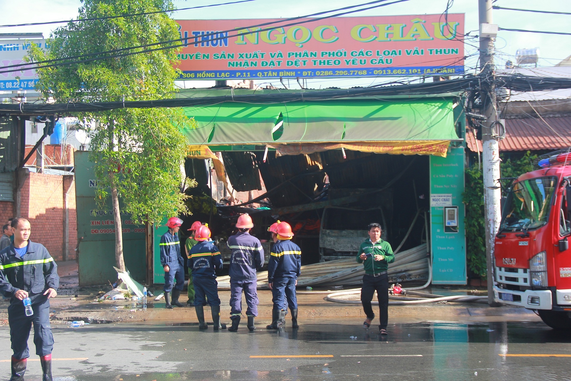 Chay lon o Sai Gon luc rang sang, nhieu nguoi thoat chet hinh anh