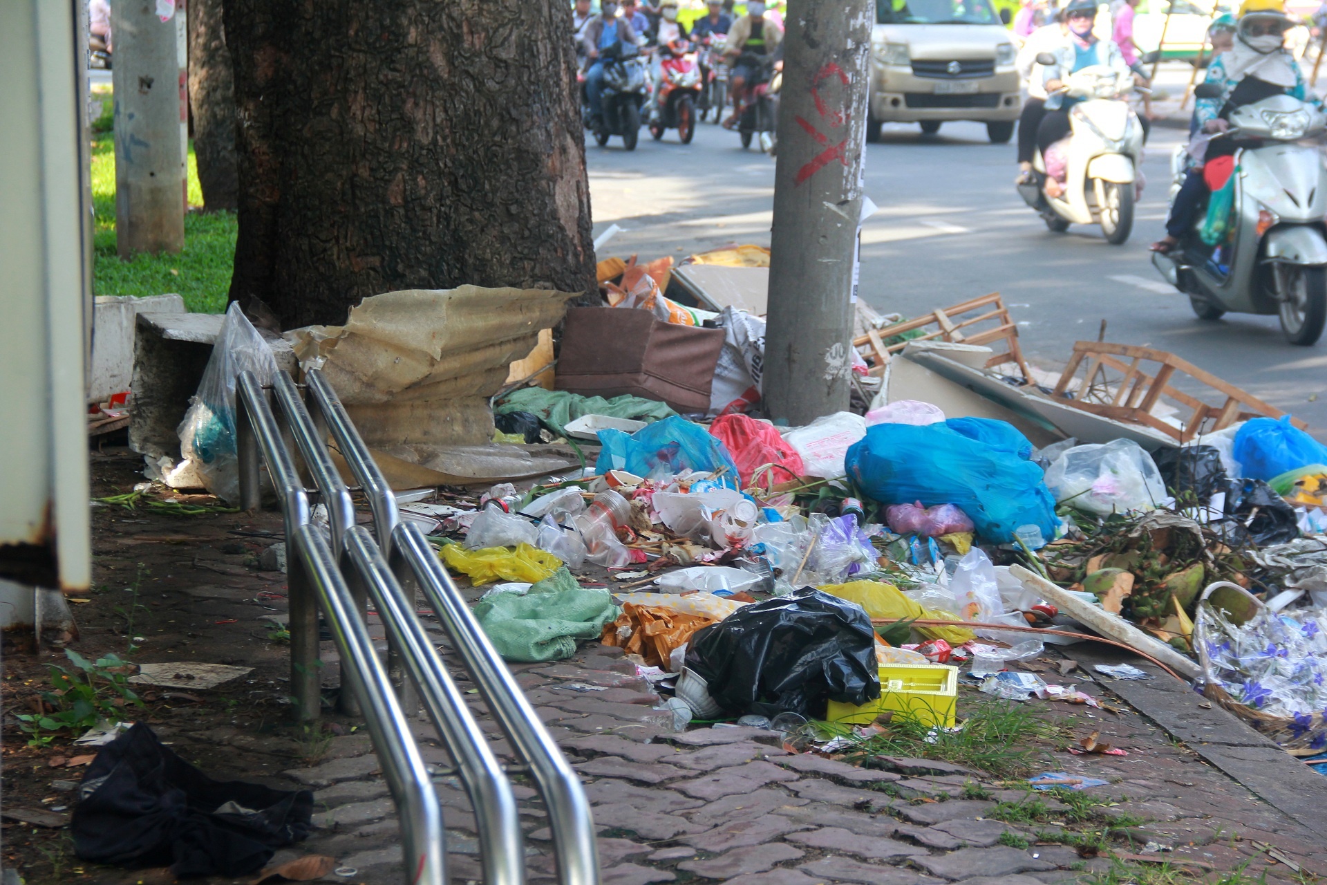 Duong pho bien thanh bai rac,  TP.HCM anh 4