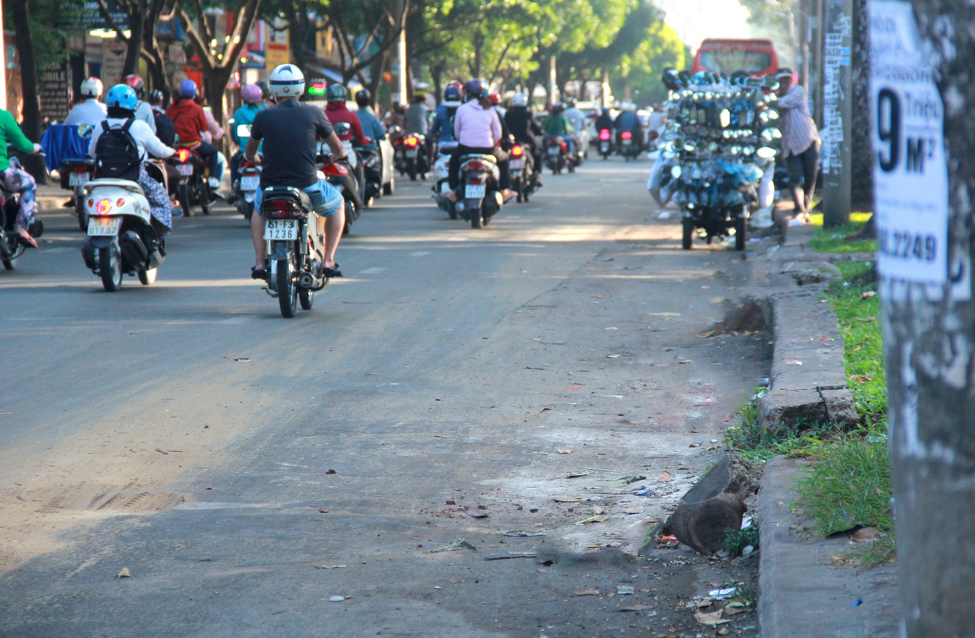 Dep bai rac boc mui hoi tren duong Sai Gon anh 8