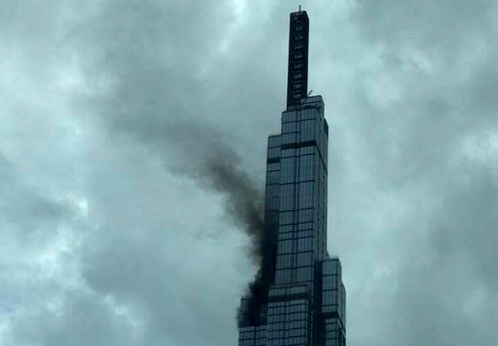Khoi den boc len tu toa nha Landmark 81 hinh anh