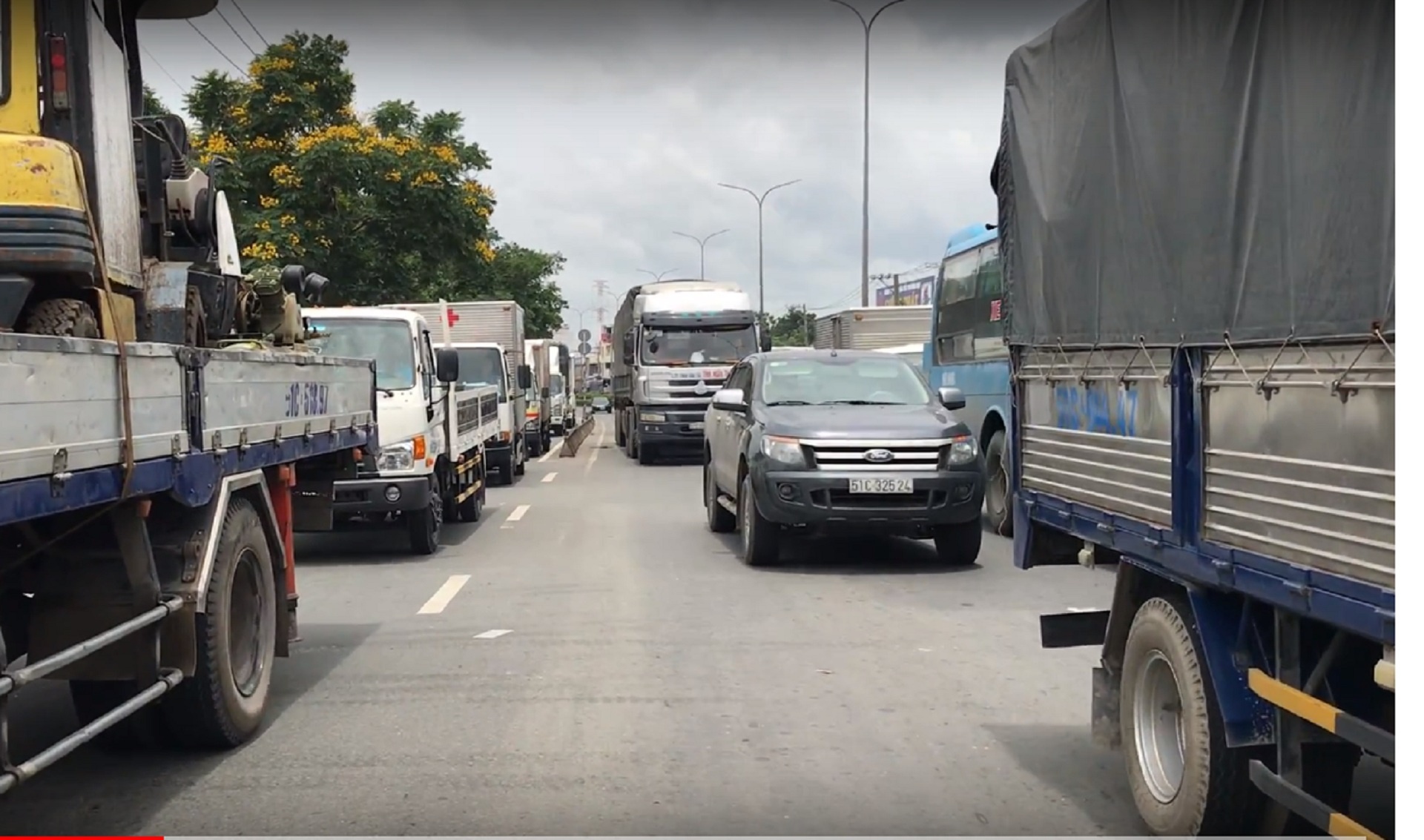 tai nạn nghiêm trọng trên quốc lộ 1 ảnh 2 tai nan nghiem trong tren quoc lo 1 anh 2