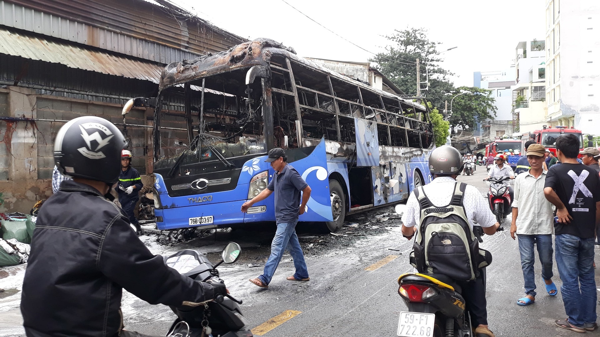 Hien truong xe khach chay tro khung o Sai Gon hinh anh