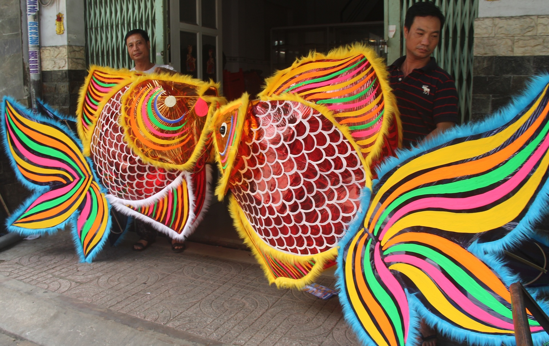 Xom den long Sai Gon tat bat truoc Trung thu hinh anh