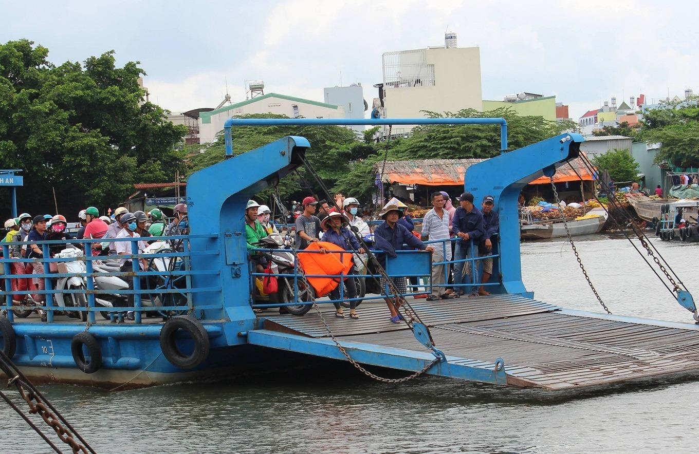 Xay cau tam thay pha vuot song Vam Thuat o Sai Gon hinh anh