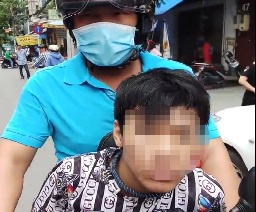 'Hiep si' Sai Gon bat ke giat ba lo cua co gai di duong hinh anh