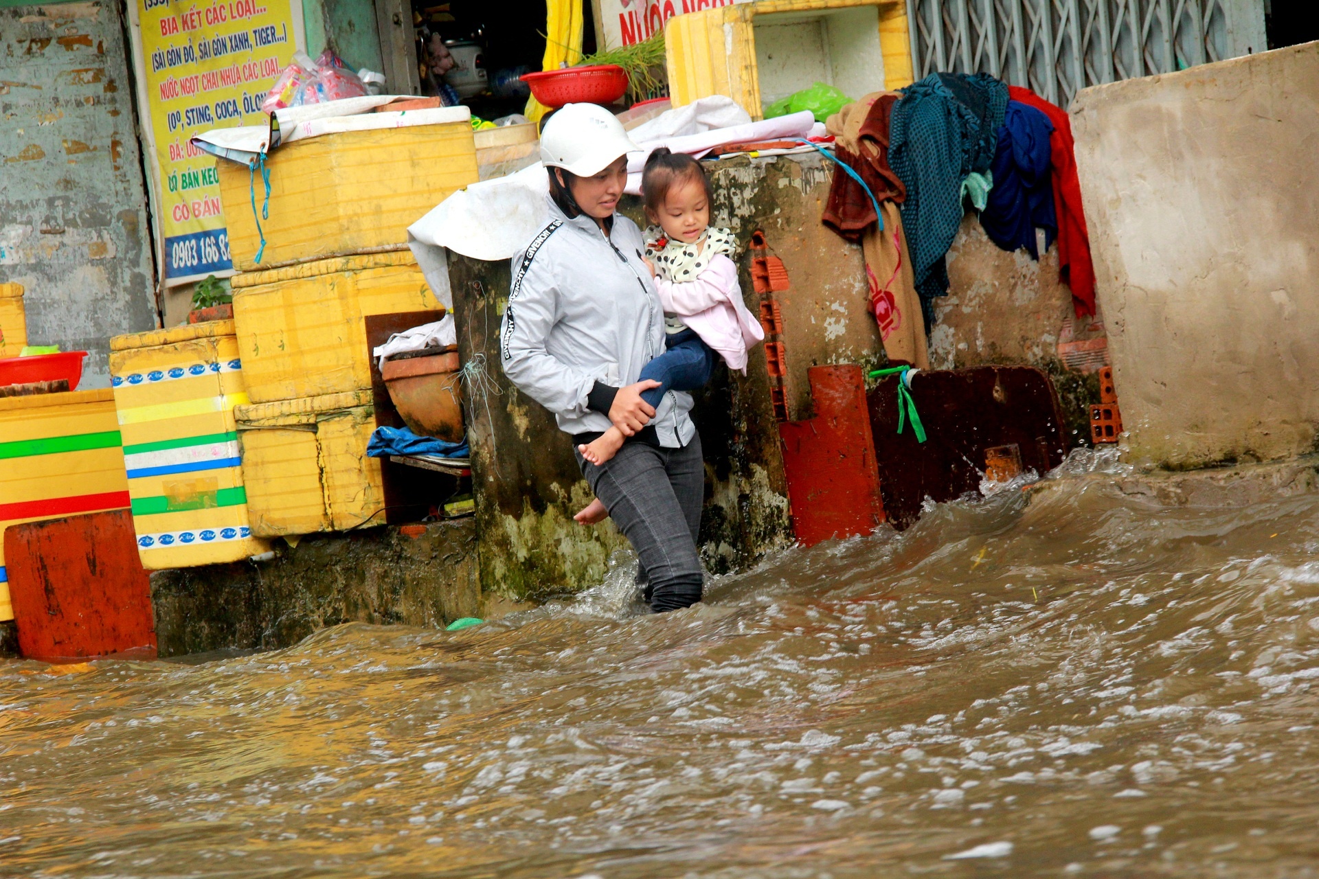 Đường Sài Gòn ngập sâu 3 ngày ảnh 7 Duong Sai Gon ngap sau 3 ngay anh 7