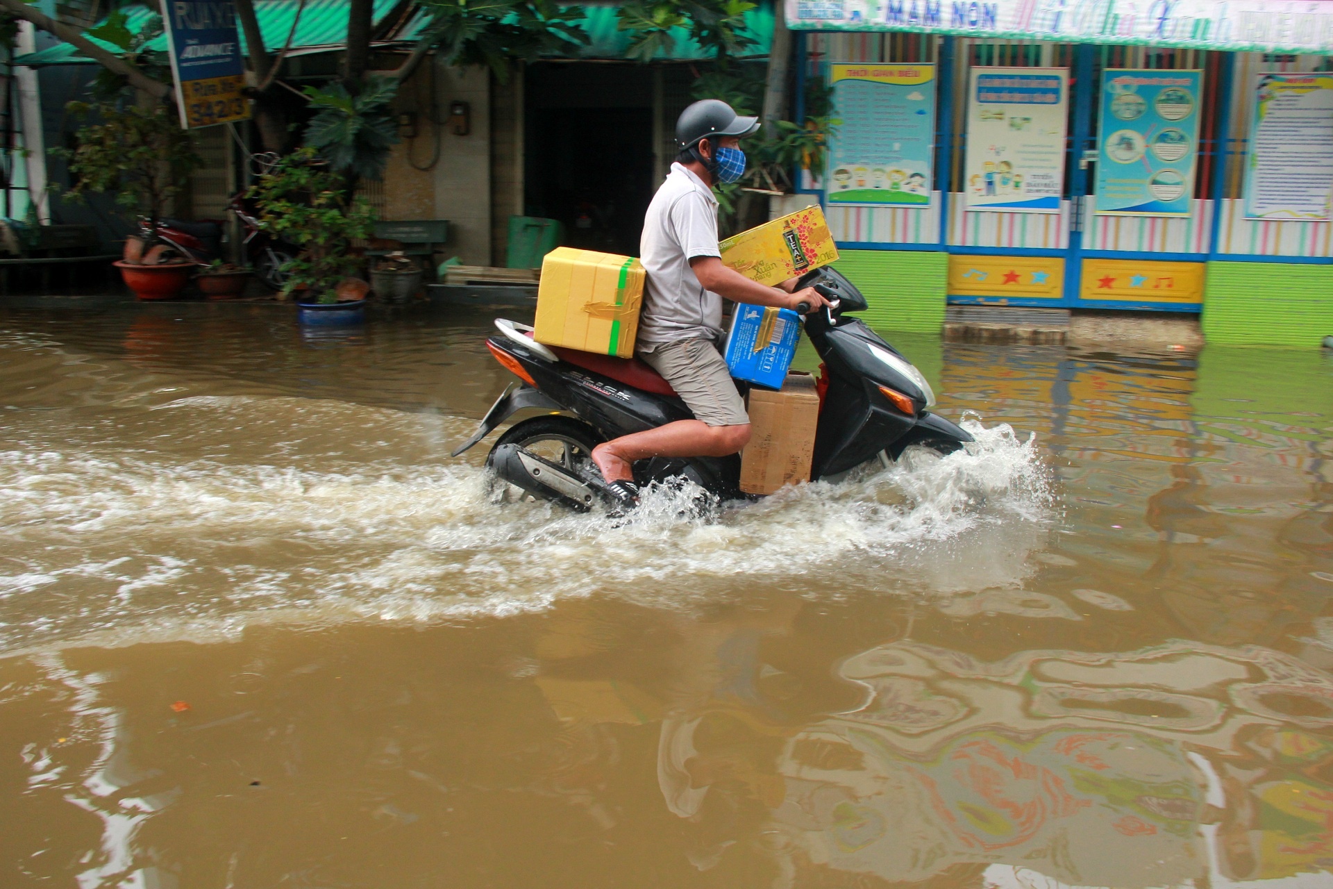 Đường Sài Gòn ngập sâu 3 ngày ảnh 5 Duong Sai Gon ngap sau 3 ngay anh 5