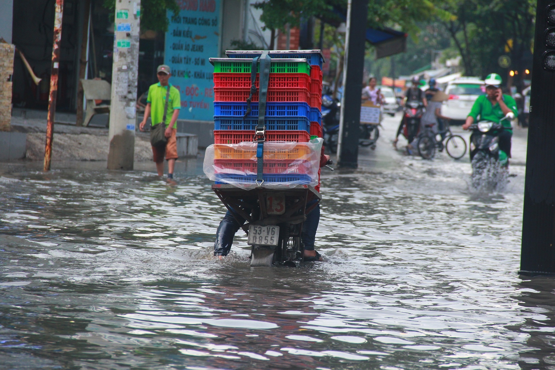 Mưa ngập quận 2 ảnh 4 Mua ngap quan 2 anh 4