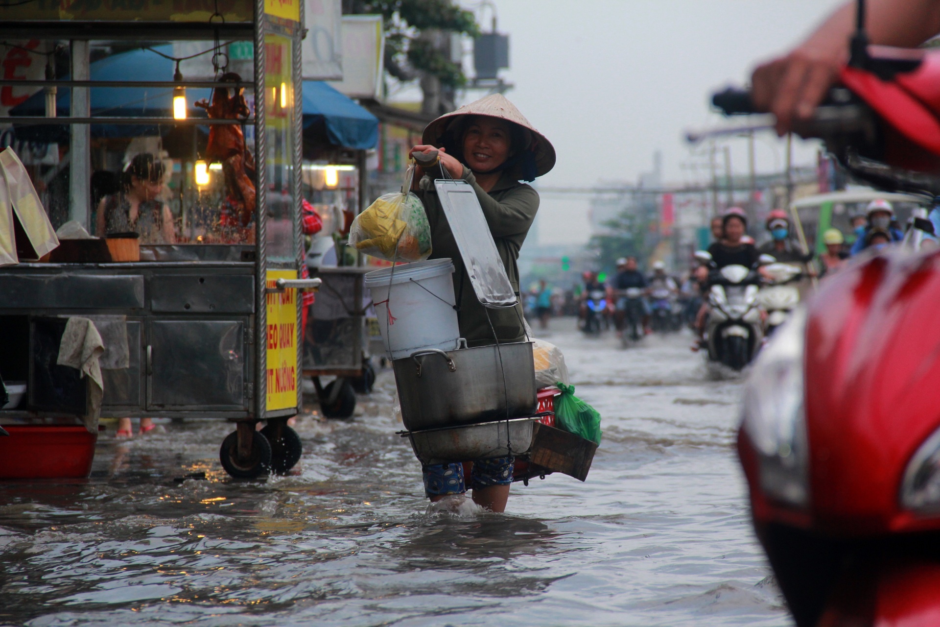 Sai Gon khong mua van ngap nang hinh anh