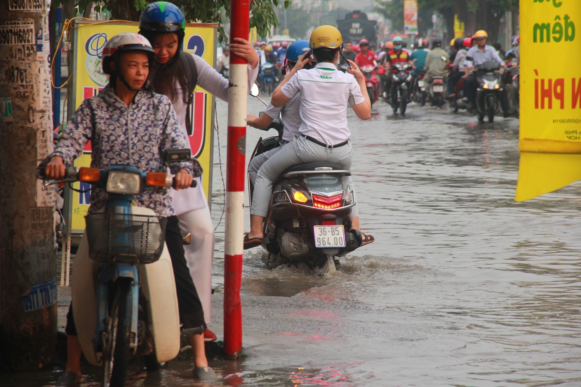 Sai Gon ngap dau tuan anh 9