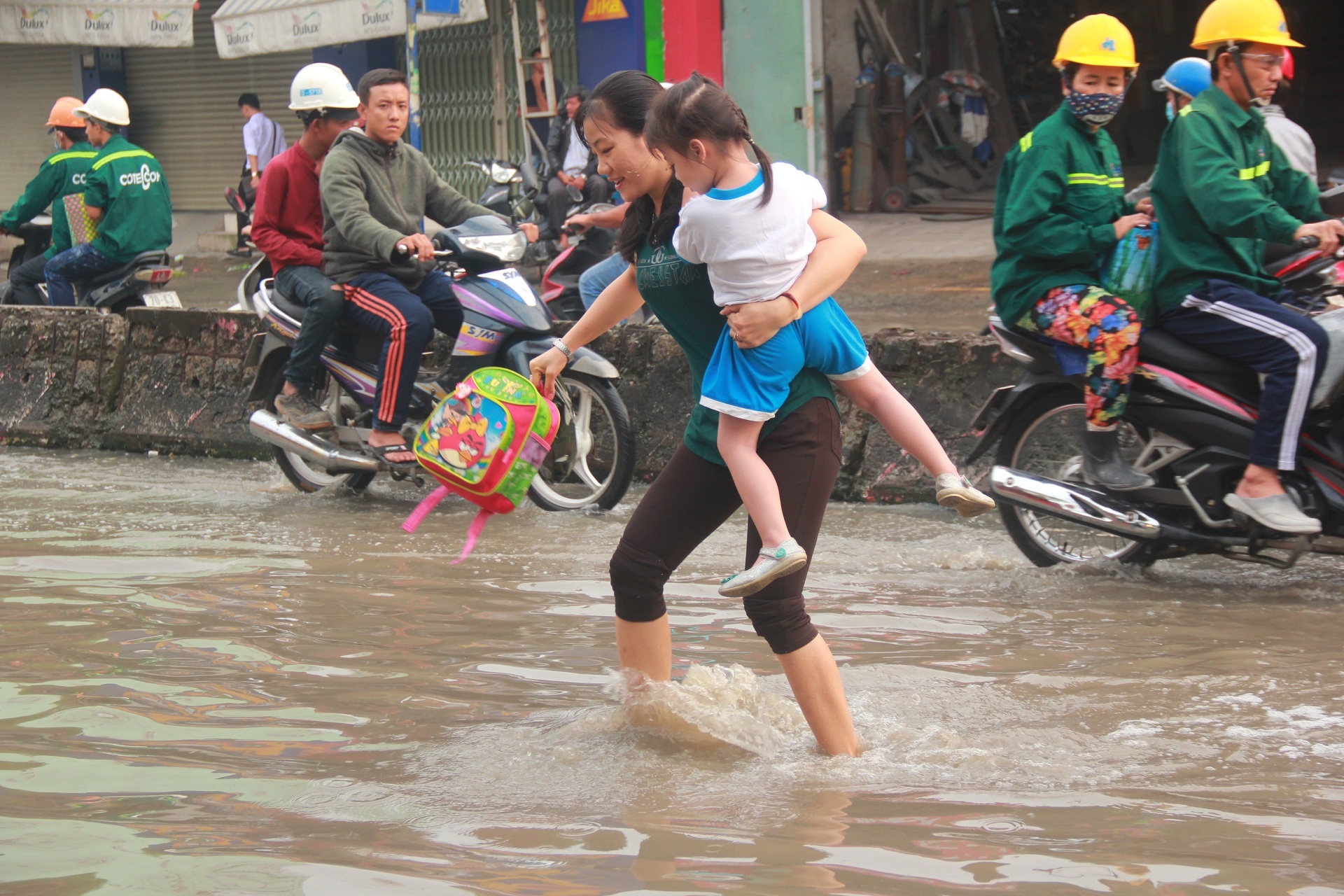 Sai Gon ngap dau tuan anh 10