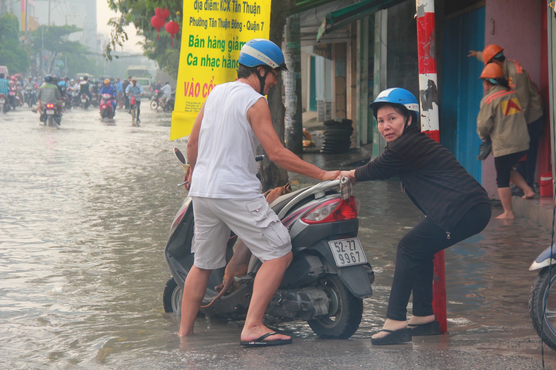 Sai Gon ngap dau tuan anh 4