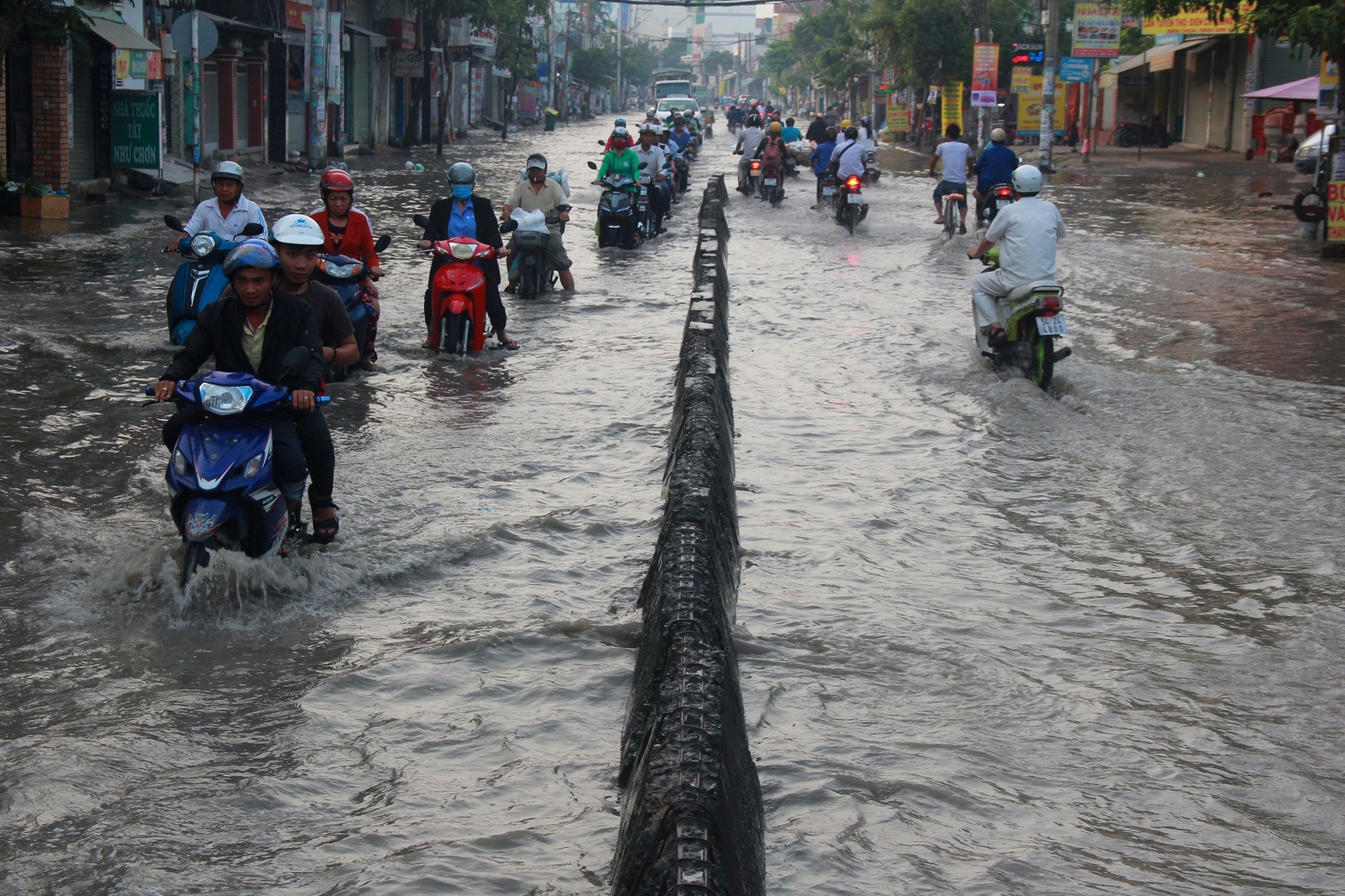 Triều cường lên ảnh 4 Trieu cuong len anh 4