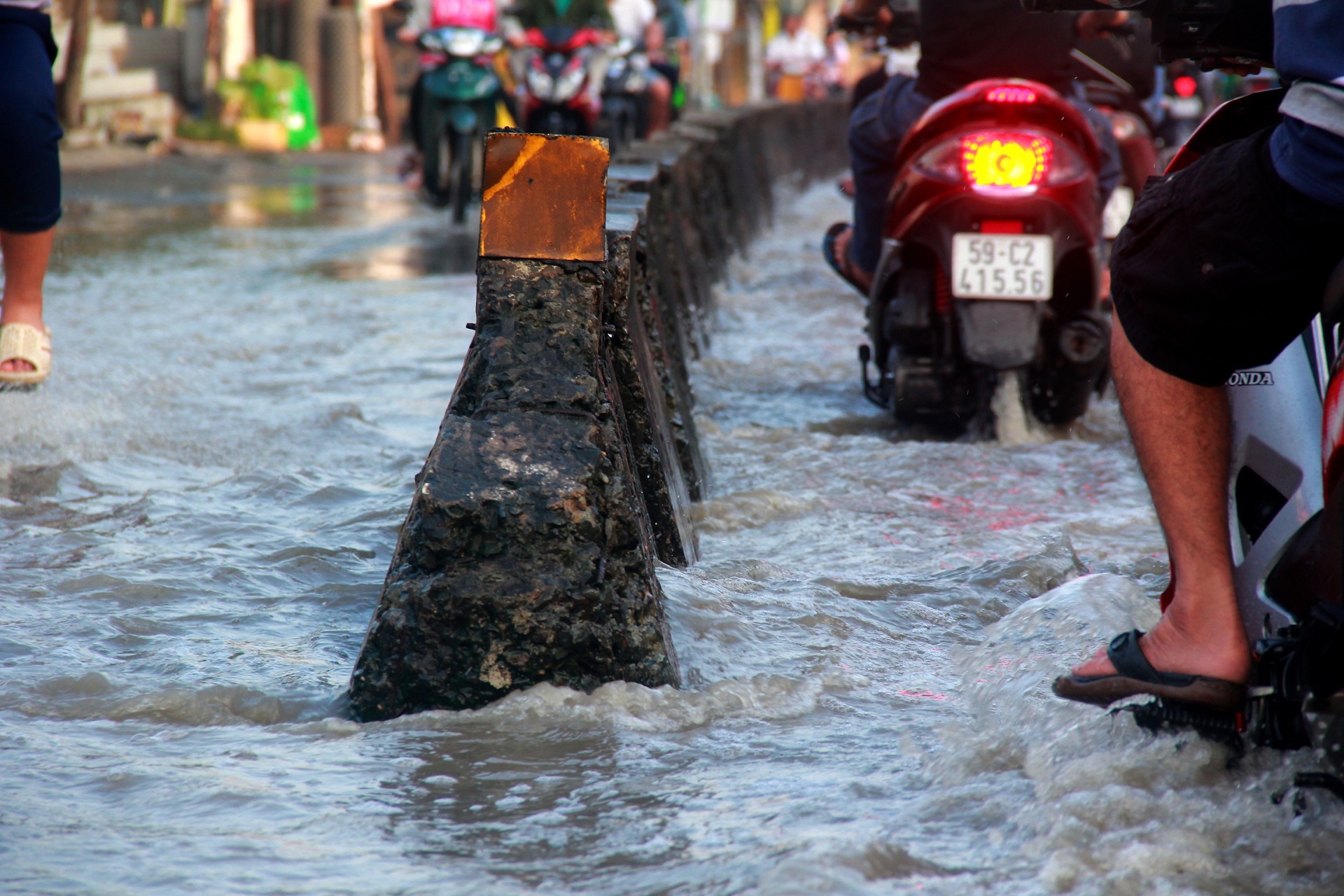 Triều cường lên ảnh 10 Trieu cuong len anh 10