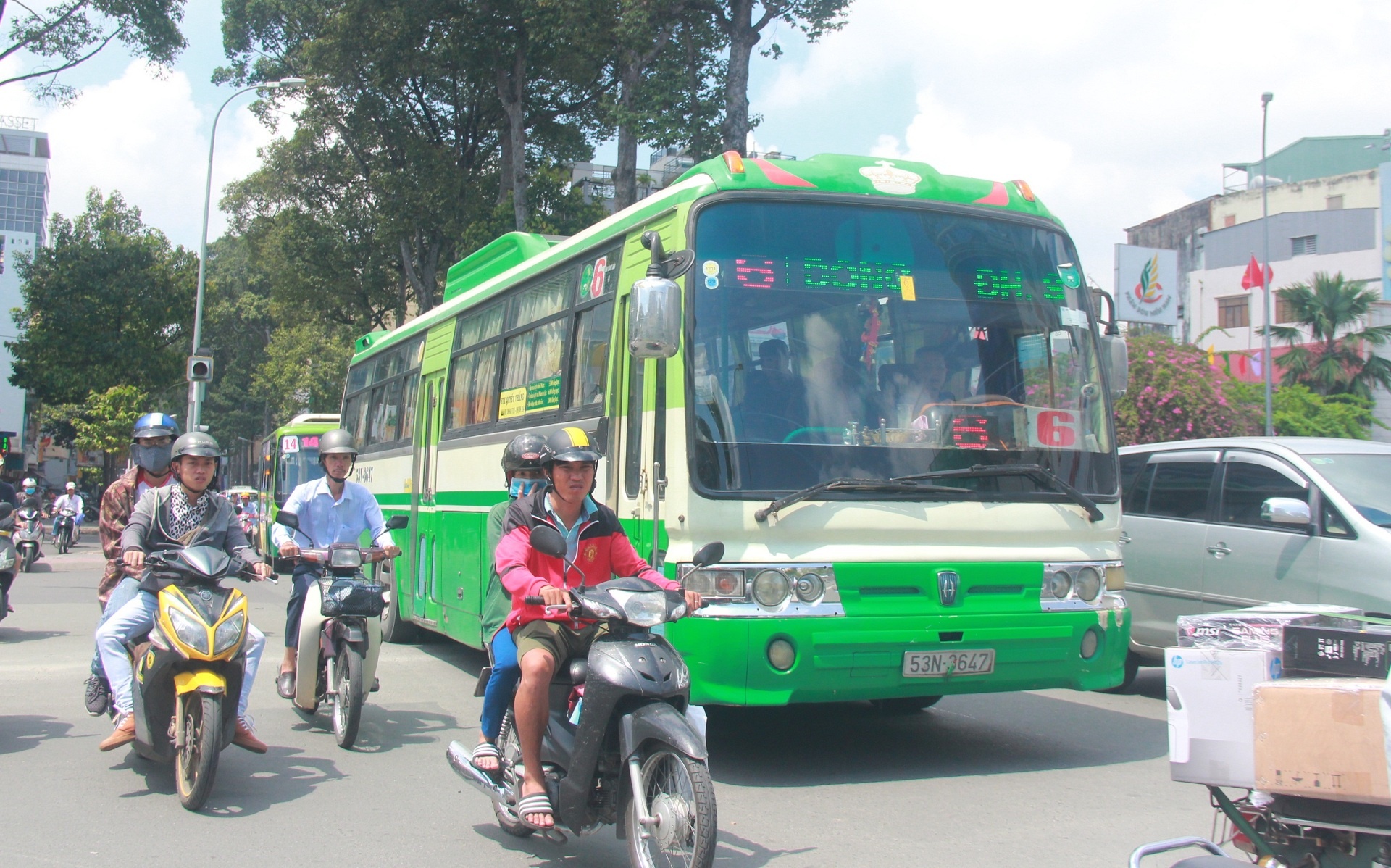 TP.HCM tang ve xe buyt them 3.000 dong hinh anh