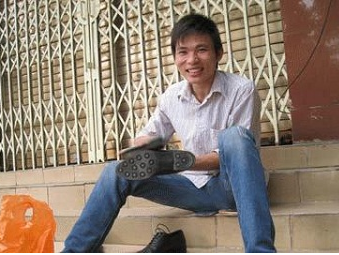 Chang trai danh giay do dai hoc bay gio ra sao? hinh anh
